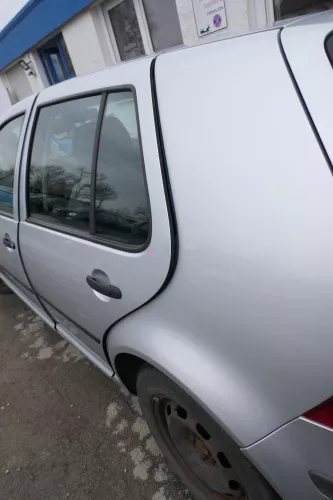 VW Golf 4 Limousine Tür hinten links silber LA7W (KEINkombi) (167447)