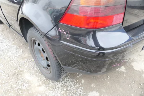 VW Golf 4 Limousine Stoßstange hinten Heckstoßstange Stoßfänger schwarz LC9Z (167534)