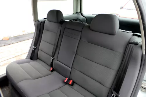 VW Passat 3B 3BG Kombi Variant Sitz Rückbank Rücksitzbank 3 Punkt Gurt SHZ (167609)