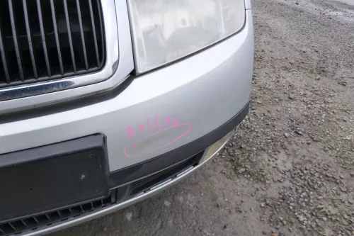 Skoda Fabia 6Y Stoßstange Stoßfänger vorne silber grau LF7T 2000-2004 - DELLE (167704)