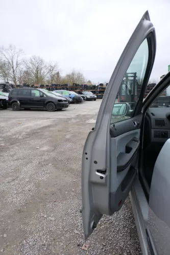 Fabia 6Y Kombi + Limousine Tür vorne links Fahrertür grau LF7T silber ohneAnba (167708)