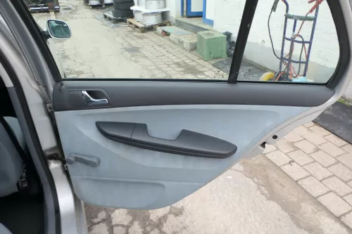 4 x Skoda Fabia 6Y Stufenheck Türverkleidung Verkleidung Tür vorn vorne links re (167714)