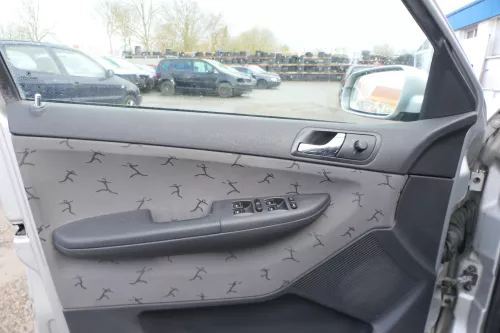 4 x Skoda Fabia 6Y Stufenheck Türverkleidung Verkleidung Tür vorn vorne links re (167772)