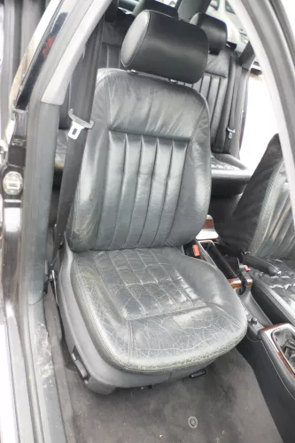 Audi A6 4B Türdichtung Dichtung Tür vorne rechts Beifahrertür innen 4B0831721E