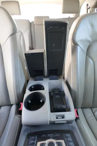 Audi Q7 4L Mittelarmlehne Armlehne original grau lichtgrau Leder S-line (168036)