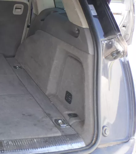 Audi Q7 4L Abdeckung Verkleidung Kofferraum hinten rechts Seite grau achatgrau