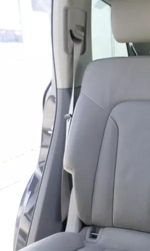 Q7 4L C-Säulen Verkleidung hinten rechts oben Abdeckung um Gurt lichtgrau grau