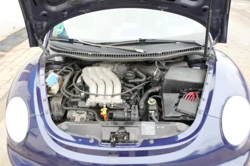 VW New Beetle Kraftstoff Benzin Rohr Schlauch 2,0 AQY AEG APK 1C0133986AJ