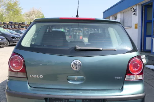 VW Polo 9N3 9N Heckklappe Kofferraumklappe Klappe grün LA6L ohne Anbauteile