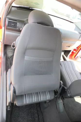 VW Fox Sitz Fahrersitz vorne links OHNEAirbag höhenverstellbar  v (168525)