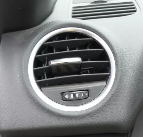 A4 8H Cabrio Lüftungsdüse Düse Lüftung links Armaturenbrett schwarz