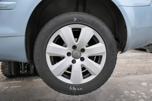 A6 4F TT Alufelgen Winterreifen Reifen Felgen 215/55 R16 97V 4F0601025AJ 4-6mm (168726)