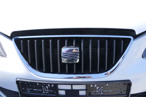 Seat Ibiza 6J Stoßstange Frontstoßstange vorne weiß LB9A Grill 6J0807217H (168948)