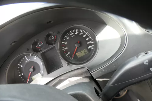 Seat Ibiza 6L Tacho Tachometer Kombiinstrument 435.000km 6L0920801A TDI SDI (169617)