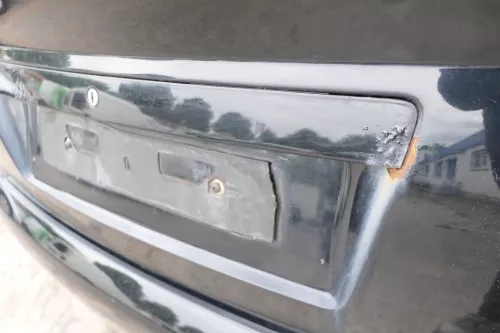 Audi A4 B5 Limousine Griff Heckklappe Heckklappengriff schwarz LY9B Facelift (169664)