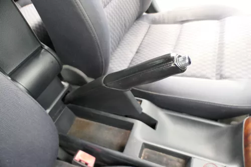 Audi A4 B5 Handbremse Feststellbremse schwarz Leder Griff 8D0711463C