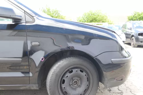 VW Polo 9N Kotflügel vorne rechts schwarz L041 bis ca.Bj.2004