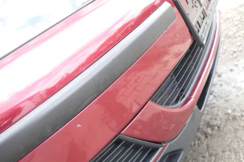 Leon 1M Toledo Stoßstange vorne Stoßfänger Grill rot LS3R (169756)