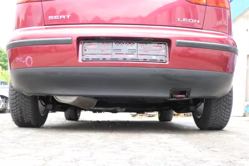 Seat Leon 1M Stoßstange Heckstoßstange hinten rot LS3N
