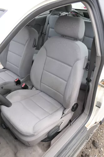 A3 8L Sitz Fahrersitz vorne links 2/3-Türer klappbar höhenverstellbar muschel gr