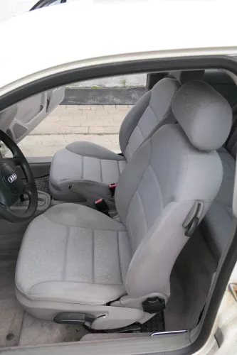 A3 8L Sitz Fahrersitz vorne links 2/3-Türer klappbar höhenverstellbar muschel gr (169982)