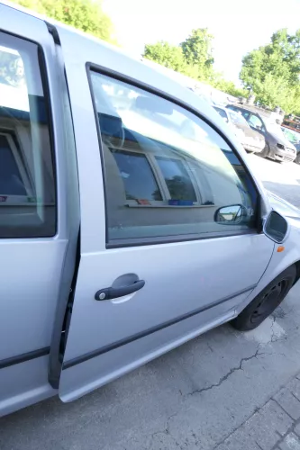 VW Golf 4 Tür vorne rechts Beifaahrertür 2/3-Türer silber grau LB7Z ohneAnbaute (170091)