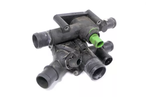 VW Golf 4 Thermostatgehäuse Deckel 06A121111 Abdeckung Kühlwasser APF AVU (170135)