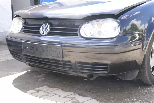 VW Golf 4 1J Stoßstange vorne Stoßfänger vorn schwarz LC9Z Frontstoßstange (170136)