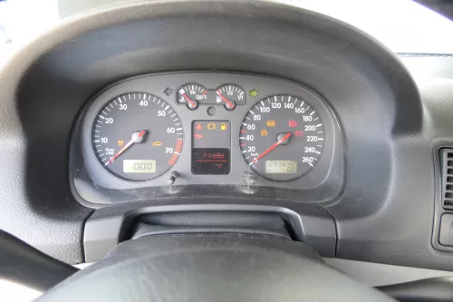 VW Golf 4 Tacho Tachometer Kombiinstrument 283.000km 1J0920822A 1J0920820A