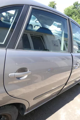 Seat Ibiza 6L Tür 4/5-Türer hinten rechts grau LS7U - ohne Anbauteile (170344)