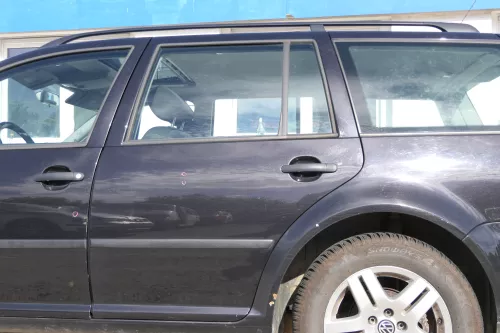 VW Golf 4 Bora Tür hinten links nur Kombi / Variant schwarz LC9Z