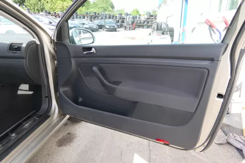 1x VW Golf 5 2/3-Türer Türverkleidung Verkleidung Tür vorne rechts (170393)
