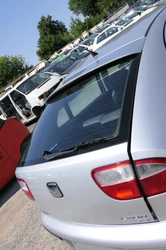 Seat Leon 1M Heckklappe Klappe hinten Kofferraumklappe silber grau LS7N Spoiler (170427)