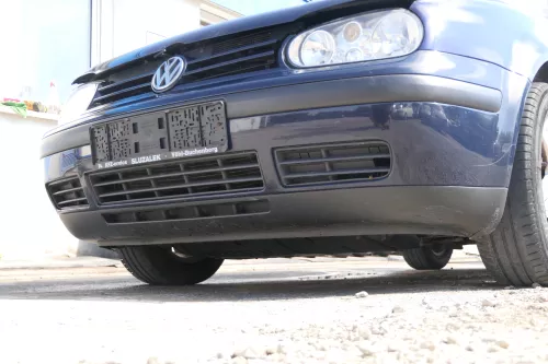 VW Golf 4 Stoßstange vorne Stoßfänger vorn vorne blau LA5G (170506)