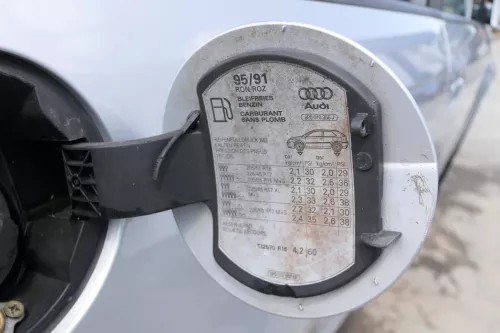 Audi A3 8P Tankdeckel Klappe Tankklappe Deckel Tank silber grau LX7W 2/3-Türer (170792)