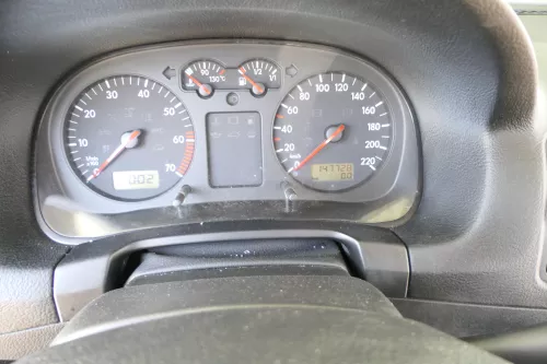 VW Golf 4 Tacho Tachometer Kombiinstrument 147.000km 1J0920802 1,4 16V 75PS 55kw