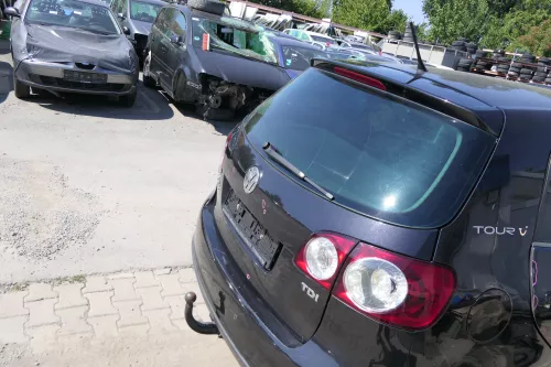 VW Golf Plus 5M Heckklappe hinten Kofferraumklappe Scheibe schwarz LC9Z - Rost (170861)