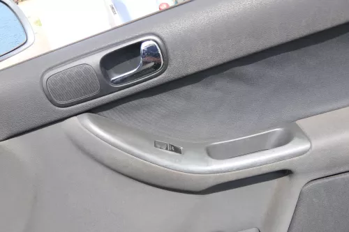 Audi A3 8L Türverkleidung Verkleidung Tür vorne rechts 2/3-Türer onyx (170994)