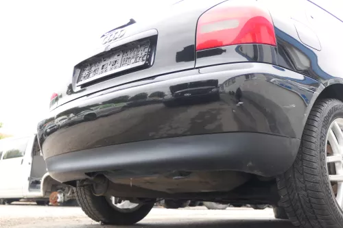 Audi A3 8L Stoßstange Heckstoßstange hinten schwarz LY9B (171105)