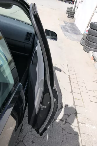 VW Polo 9N 9N3 Tür vorne rechts Beifahrertür 2/3-Türer schwarz L041ohneAnbauteil (171184)