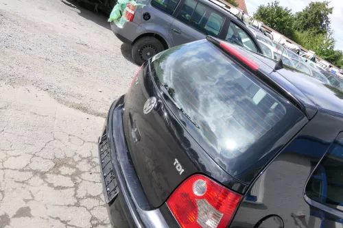 VW Polo 9N3 9N Heckklappe Kofferraumklappe Klappe schwarz L041 - Scheibe (171187)