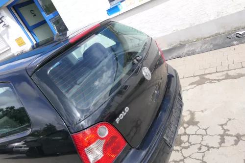 VW Polo 9N3 9N Heckklappe Kofferraumklappe Klappe schwarz L041 - Scheibe (171187)