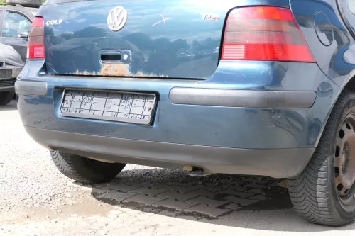 VW Golf 4 Limousine Stoßstange hinten Heckstoßstange Stoßfänger grün LC6X (171223)