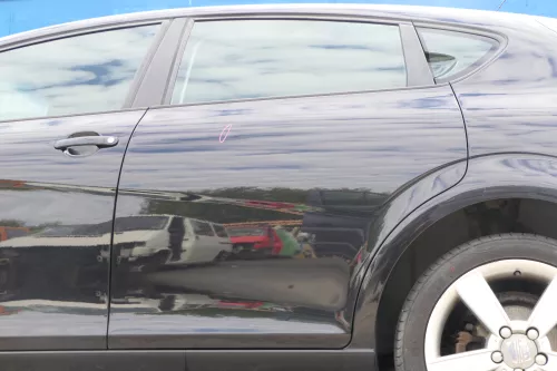 Seat Leon 1P Tür hinten links schwarz LC9Z metallic - ohne Anbauteile