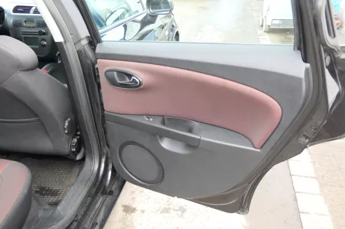 1x Leon 1P Türverkleidung Verkleidung Tür hinten rechts Griff grau persiaschwarz