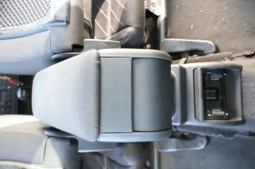 Audi A3 8L Mittelarmlehne Armlehne Lehne Mitte Original dunkel Facelift schwarz (171535)