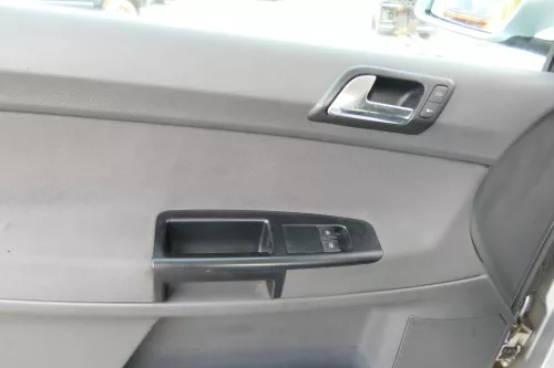 1x VW Polo 9N Türverkleidung Verkleidung Tür vorne links 2/3-Türer Fahrertür (171546)