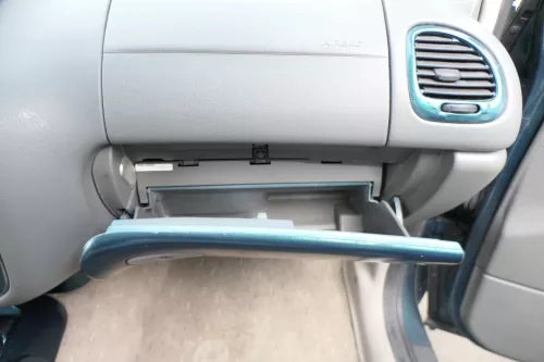 VW Sharan 7M Handschuhfach Handschuhfachdeckel Deckel Klappe grün Griff Öffner (171646)