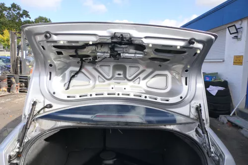 VW Bora Limousine Heckklappe Kofferraumklappe Klappe hinten grau silber LA7W (171788)