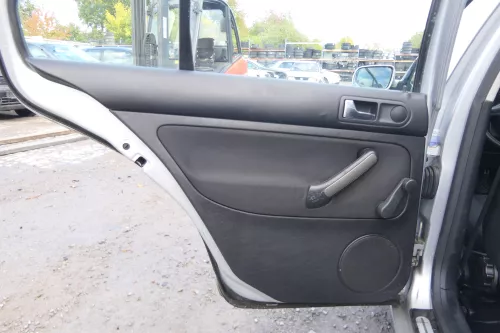 1x VW Bora Limousine Türverkleidung Verkleidung Tür hinten links